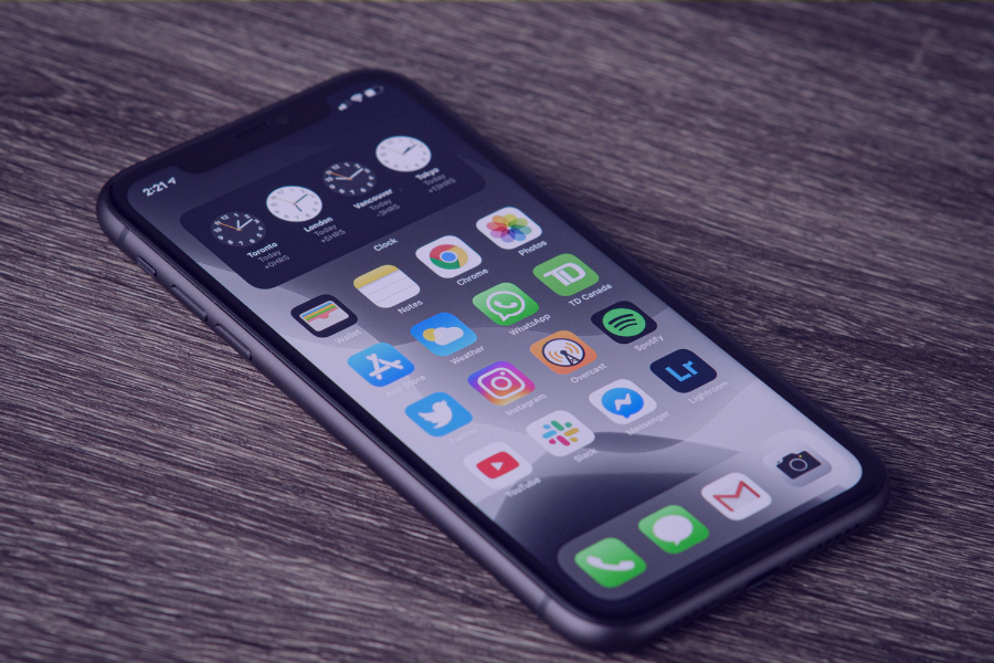 Mobile app vs. mobile device security
